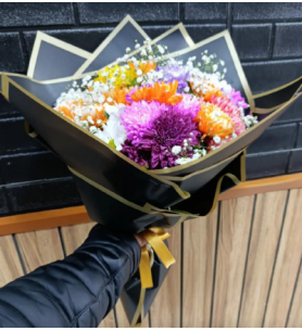 SİYAH AMBALAJDA KARISIK BUKET